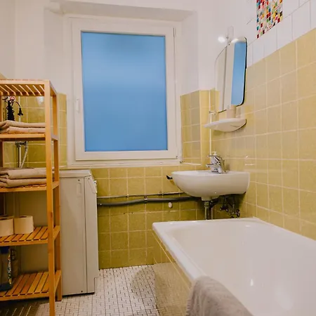Gemuetliches Haus Mit 2 Zimmern דירה *